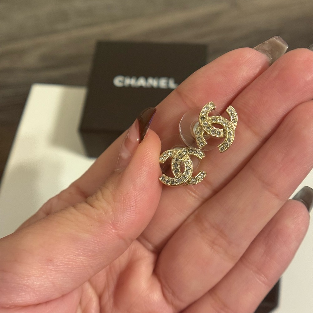 CHANEL Mini Gold Crystal CC Stud Earrings - Picture 2 of 9